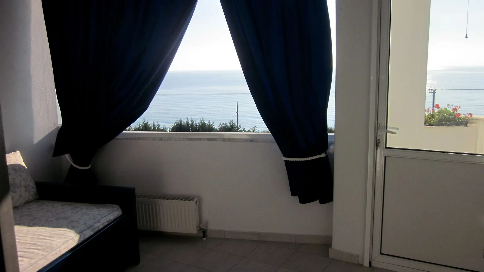 Beachside Villa Mola Kalyva Greece